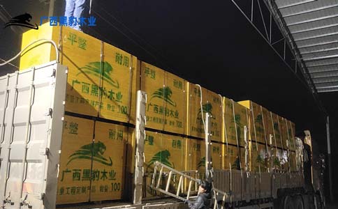 建筑模板成品发货